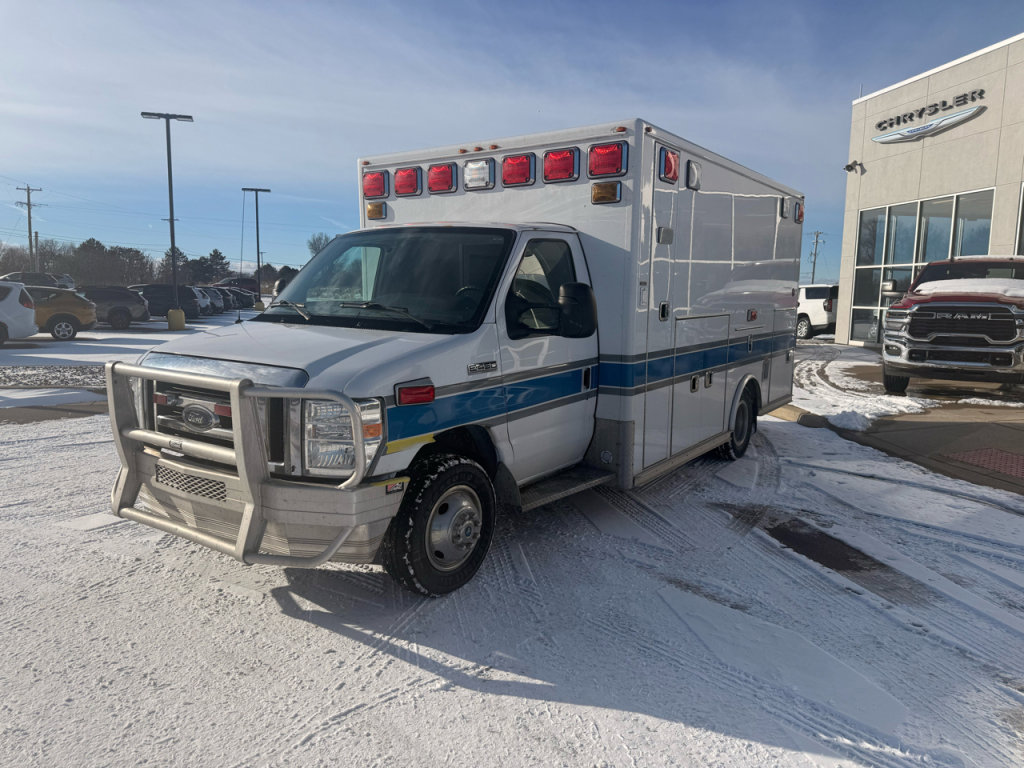 Used 2017 Ford E-450 and Econoline 450 Super Duty w/ Ambulance Prep Package RWD image 5