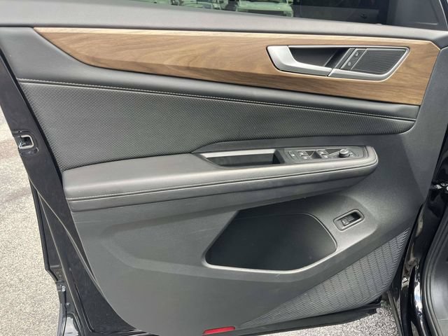 Used 2024 Volkswagen Atlas SE FWD image 17