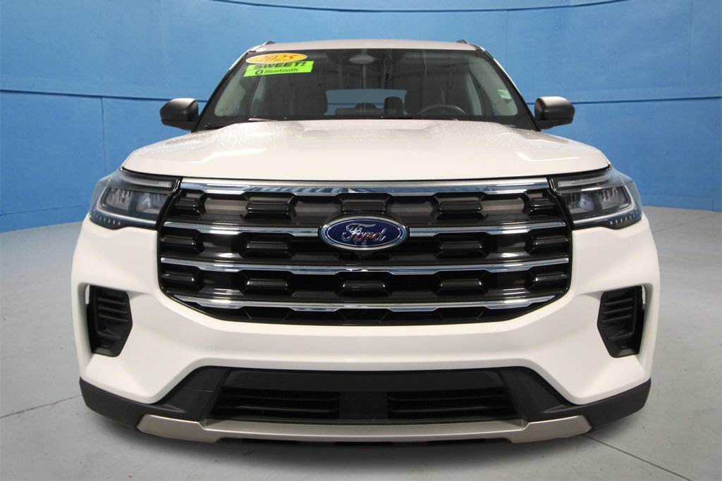 Used 2025 Ford Explorer Active AWD/4WD image 31