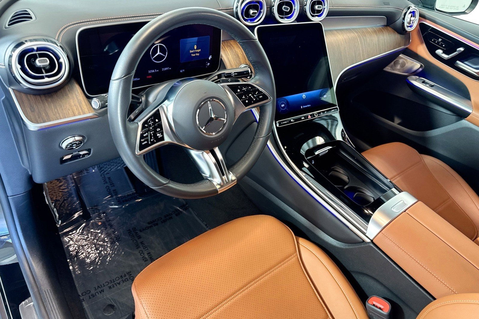 Certified 2025 Mercedes-Benz GLC 300 4MATIC image 9