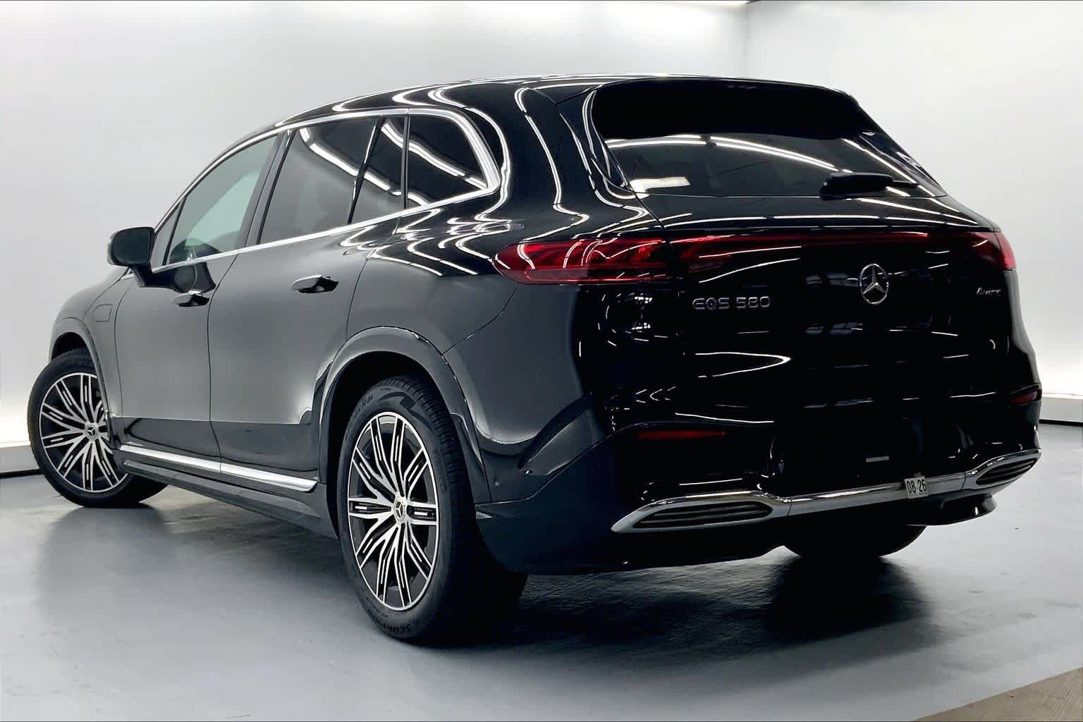 Certified 2023 Mercedes-Benz EQS 580 4MATIC SUV image 3