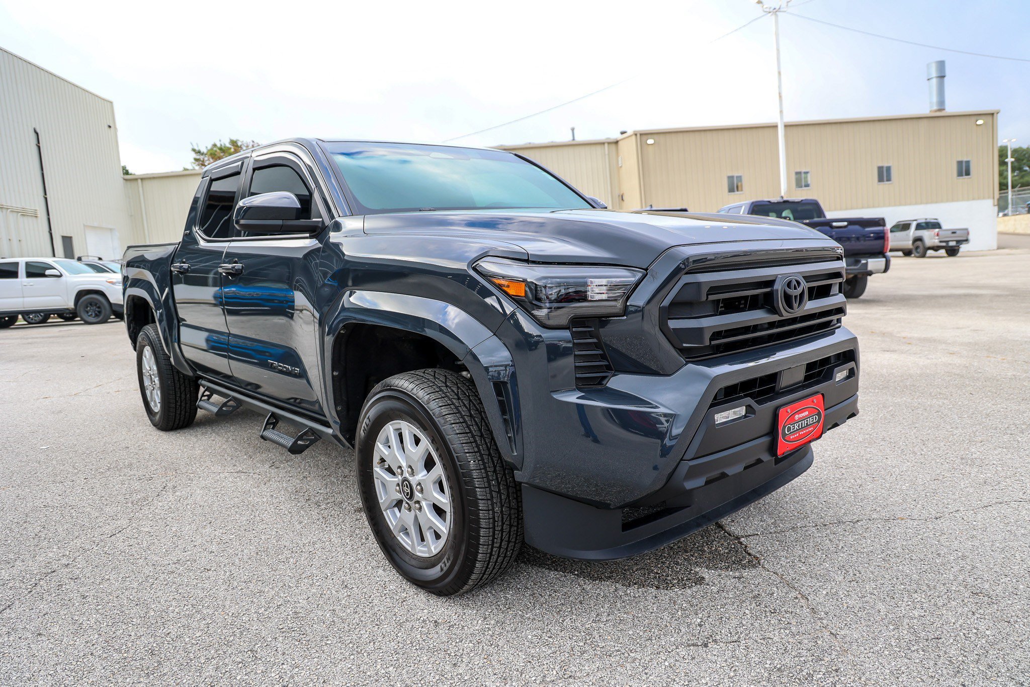Certified 2025 Toyota Tacoma SR5 AWD/4WD image 5