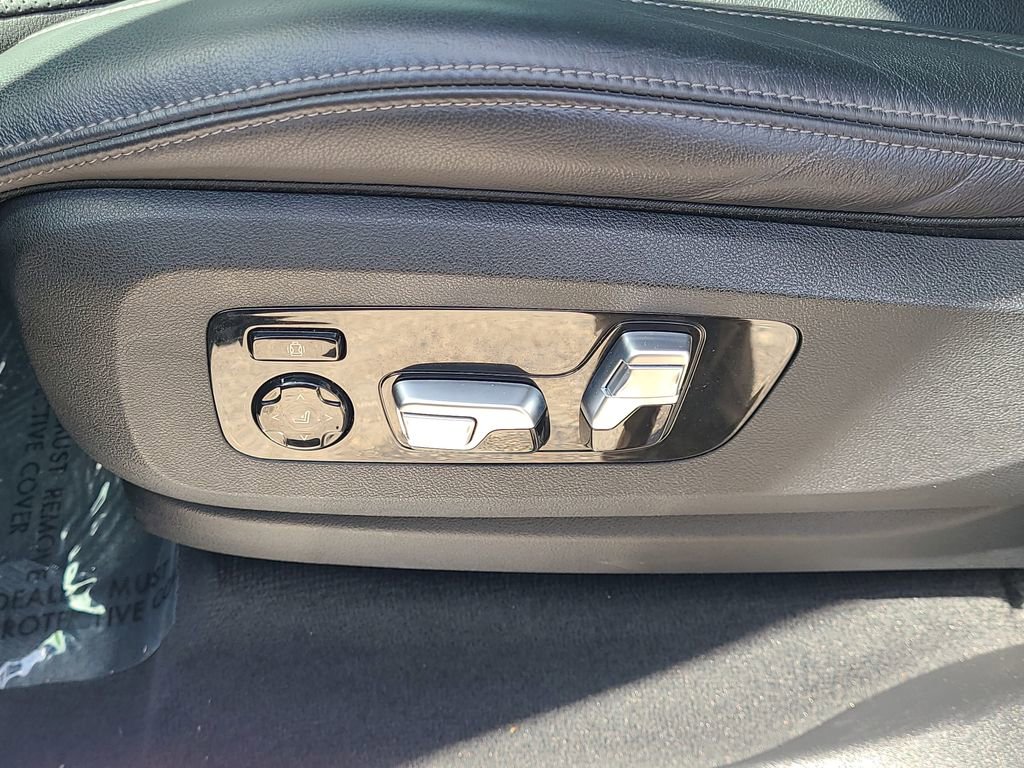Used 2021 BMW X7 M50i w/ Dynamic Handling Package image 35