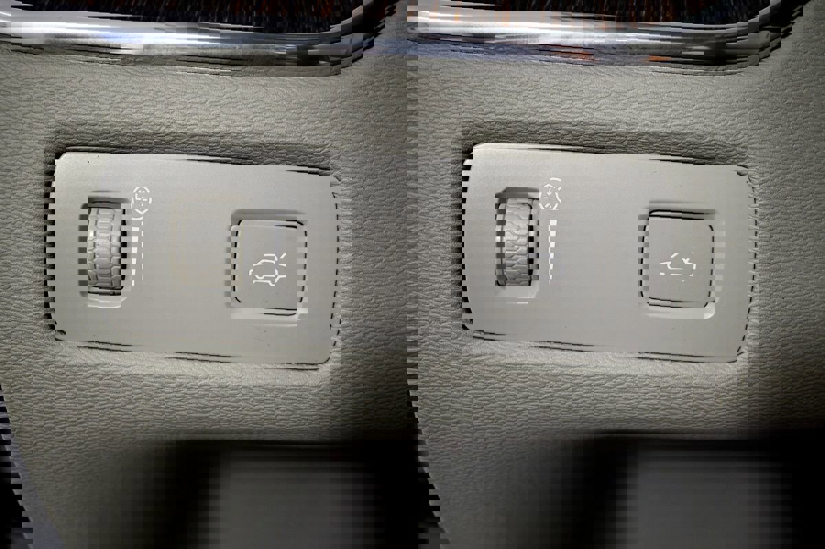 Used 2022 Volvo XC60 B5 Momentum image 19