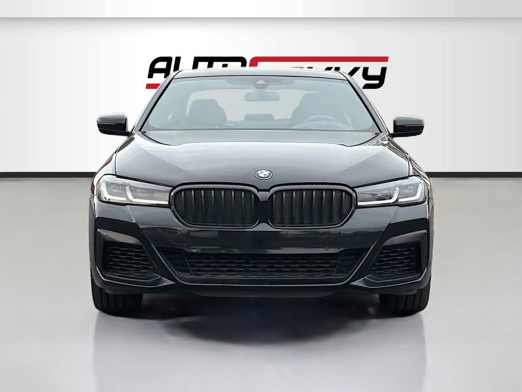 Used 2023 BMW 540i w/ M Sport Package image 2