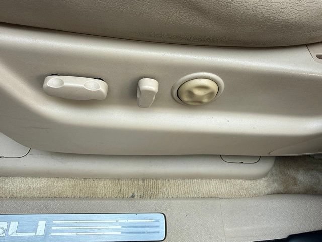 Used 2007 GMC Yukon XL Denali AWD/4WD image 25