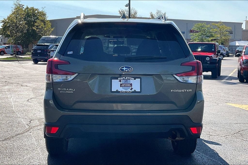 Certified 2023 Subaru Forester Premium AWD/4WD image 3