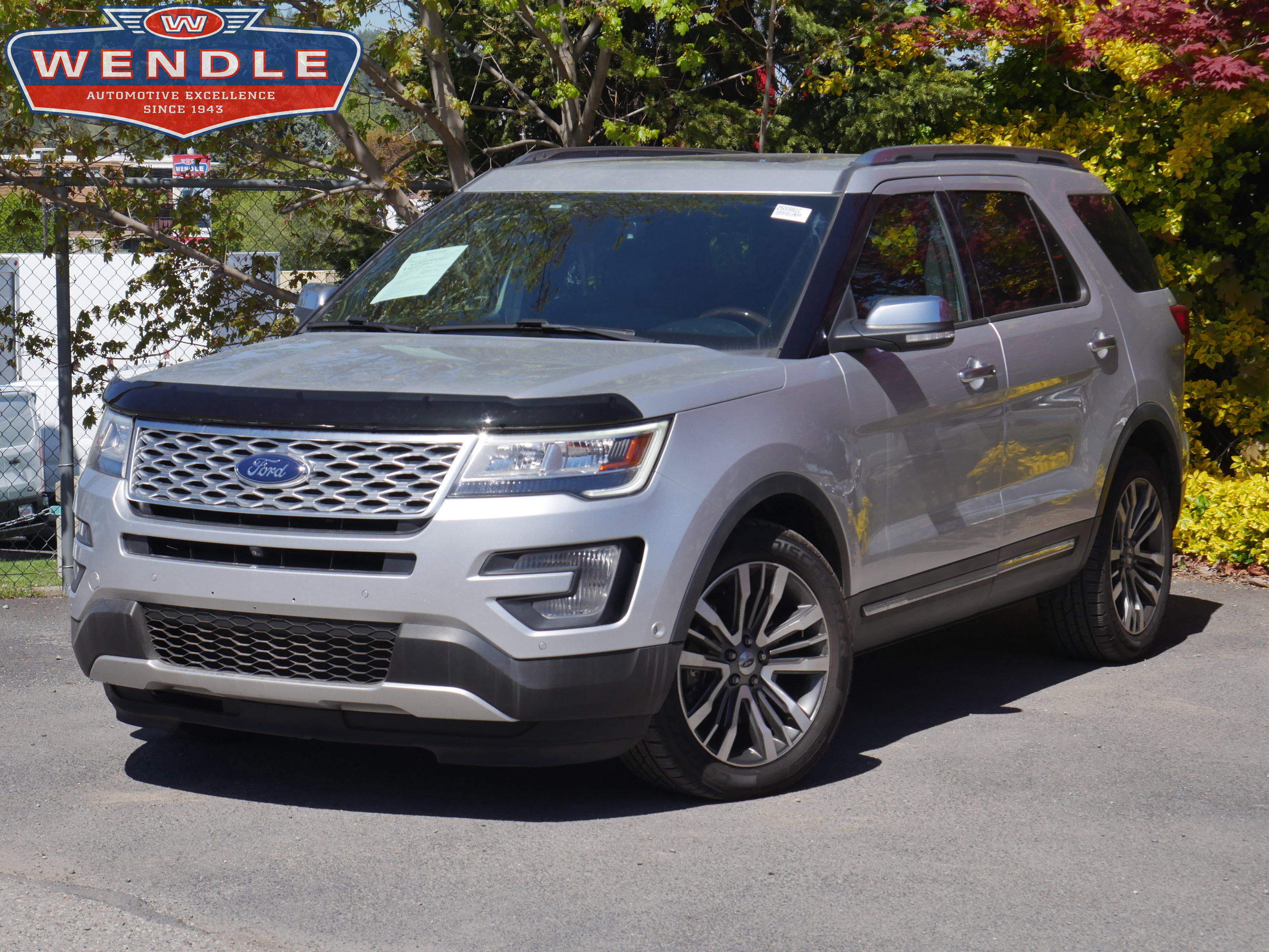 Used 2017 Ford Explorer Platinum AWD/4WD image 1