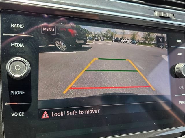 Used 2018 Volkswagen Tiguan SEL FWD image 24