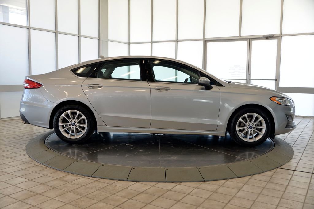 Used 2020 Ford Fusion SE image 9