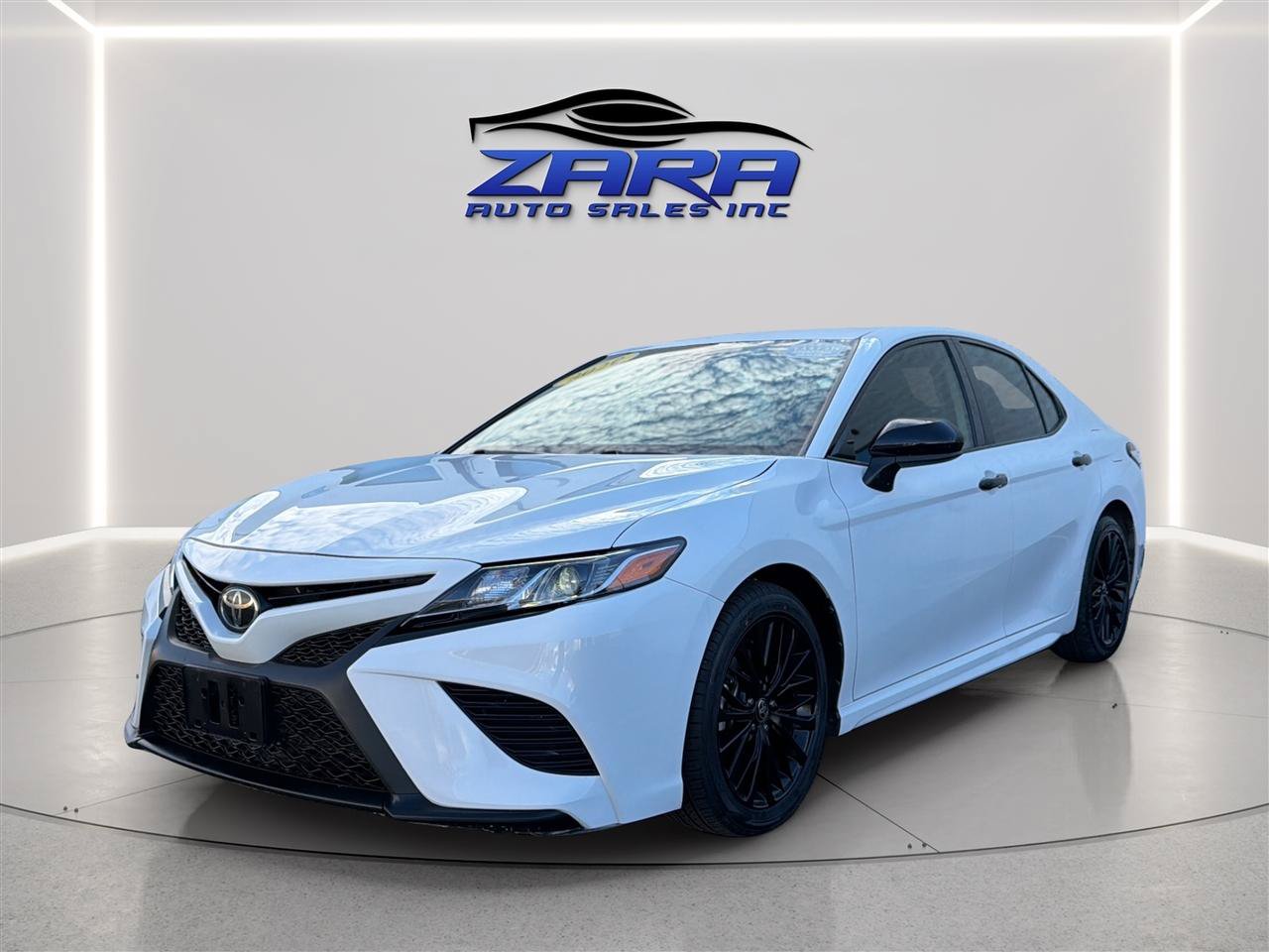 Used 2020 Toyota Camry SE AWD/4WD image 3