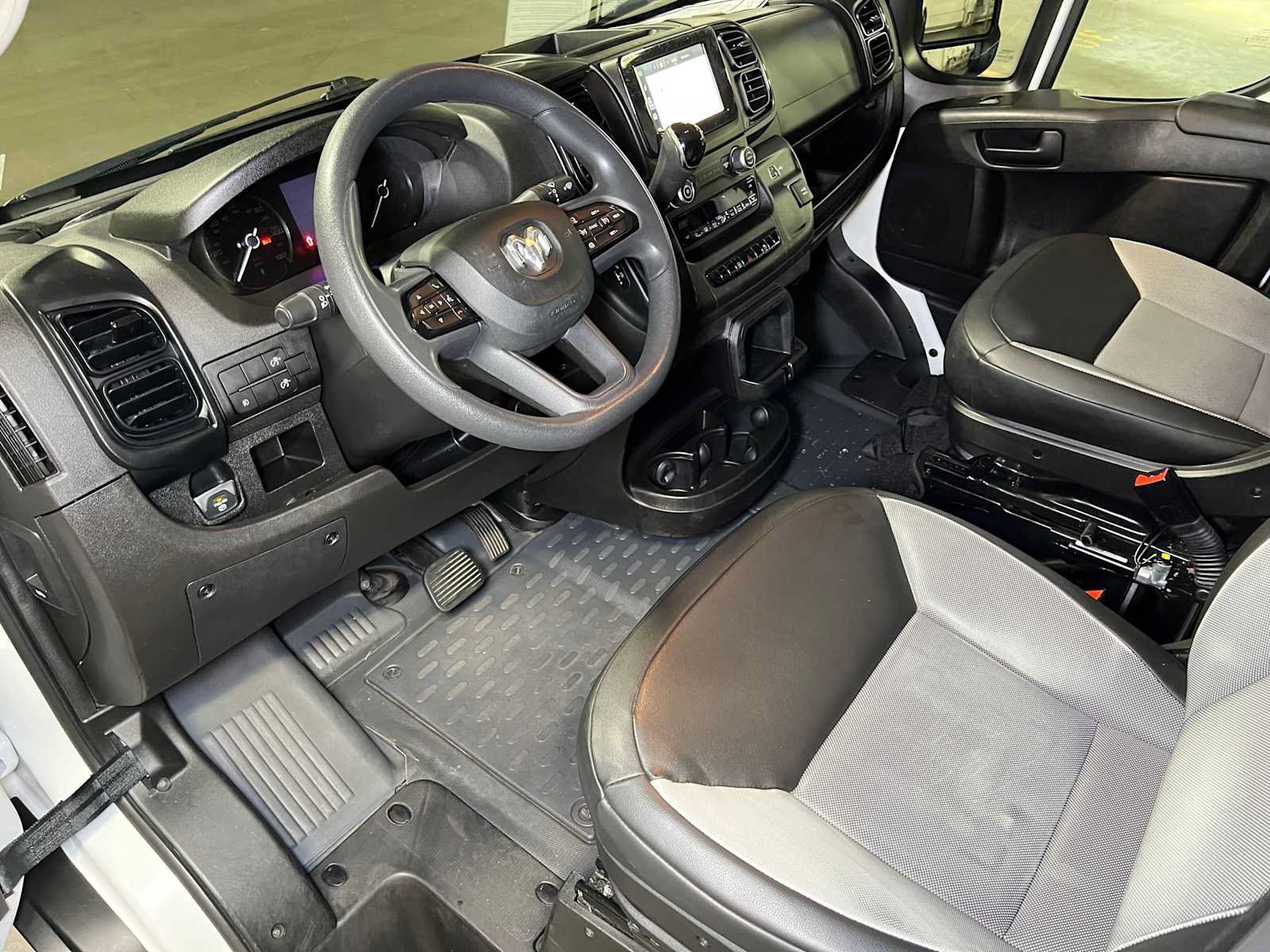 Used 2024 RAM ProMaster 2500 w/ Convenience Group FWD image 22