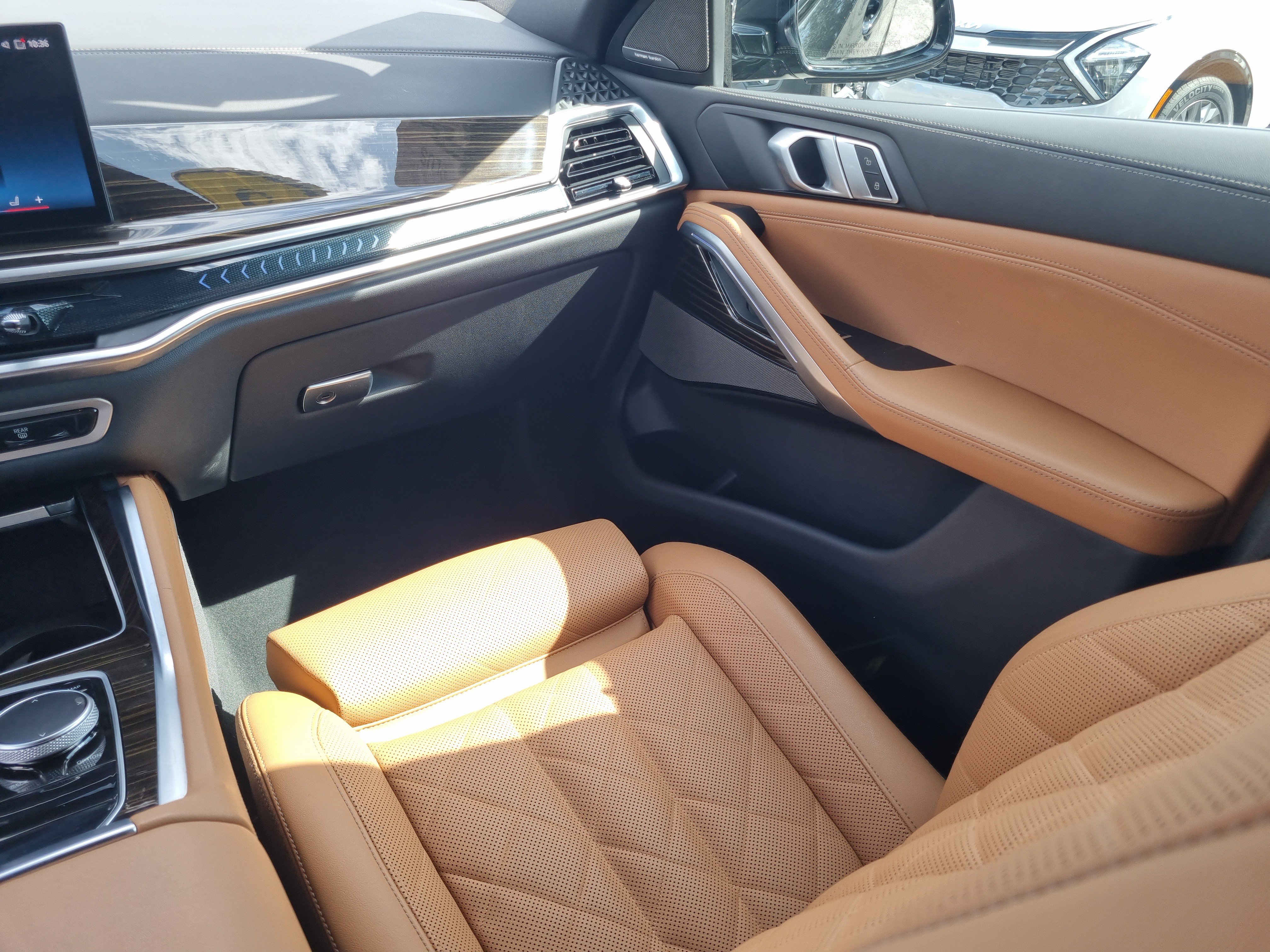 Used 2025 BMW X6 xDrive40i AWD/4WD image 20