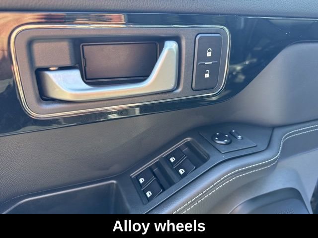 Used 2025 INEOS Grenadier Fieldmaster Edition AWD/4WD image 24