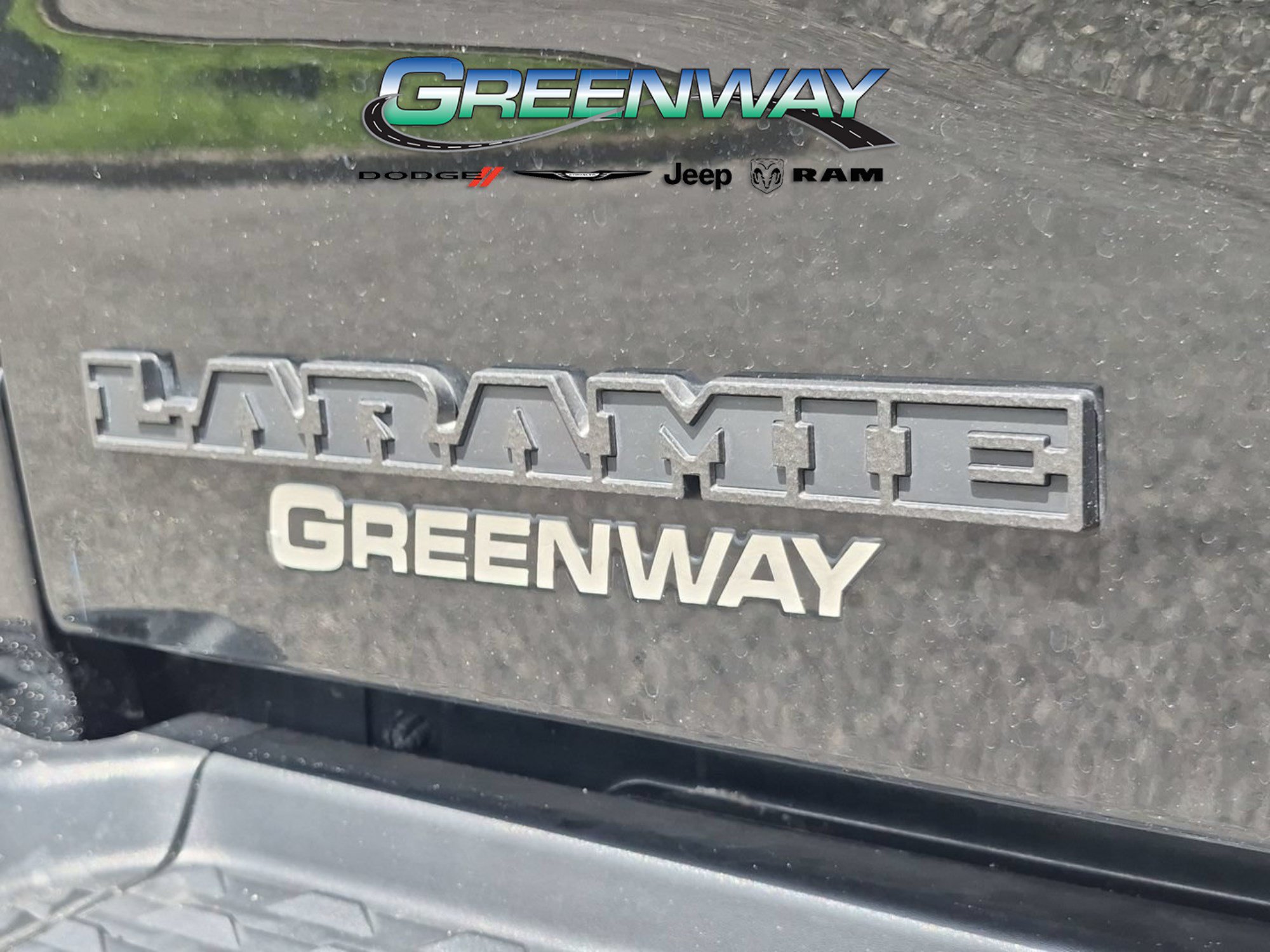 Used 2025 RAM 3500 Laramie AWD/4WD image 31