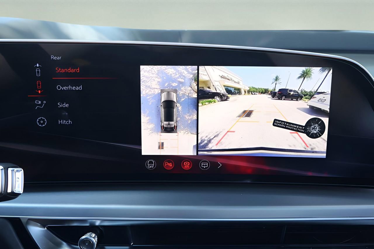 New 2026 Cadillac Lyriq V image 25