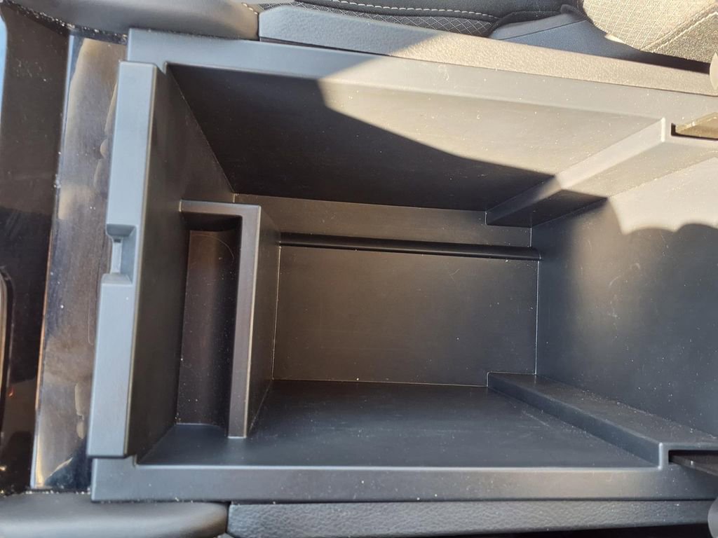 Certified 2025 Nissan Pathfinder SV image 12