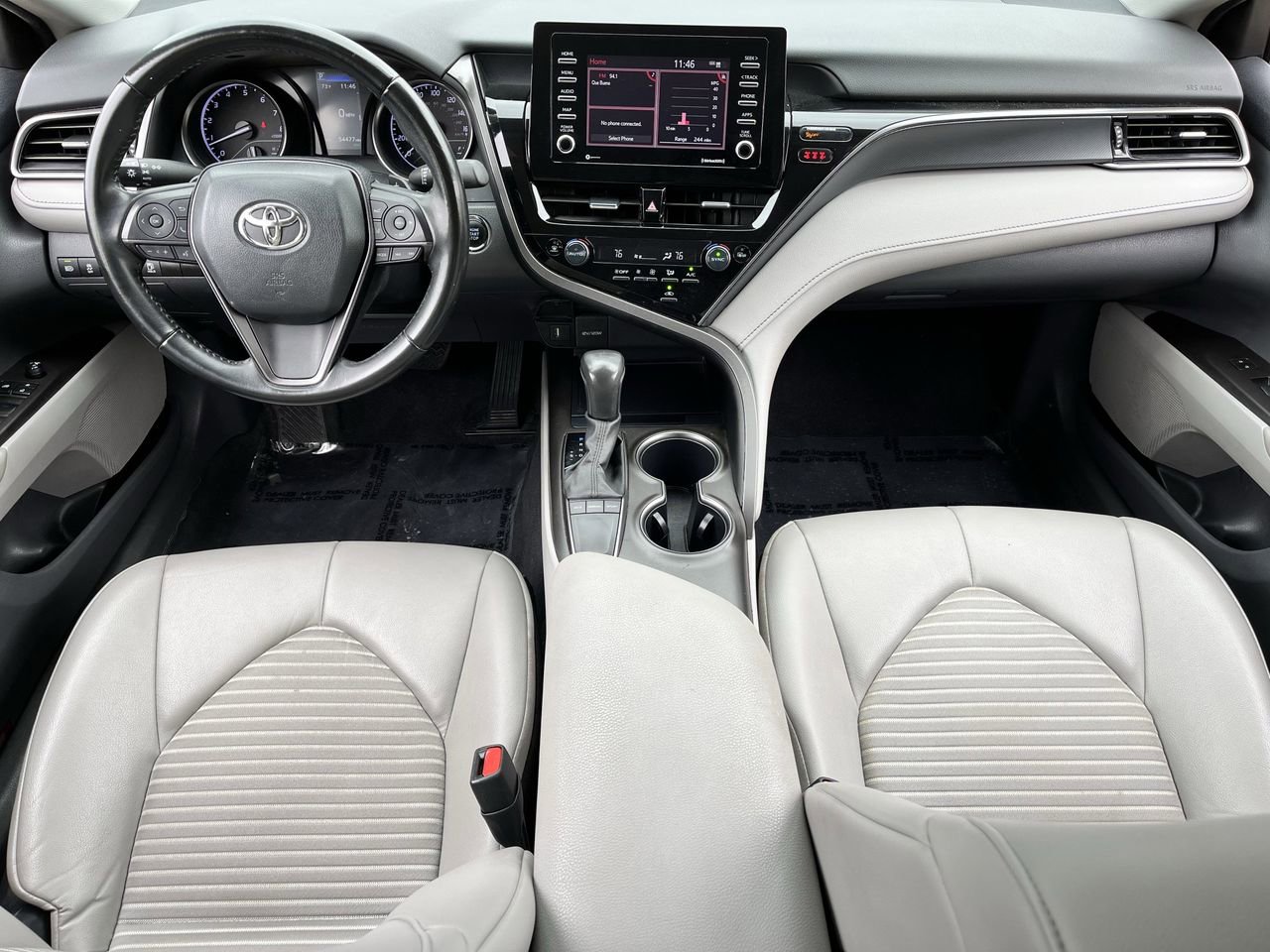 Used 2024 Toyota Camry SE w/ Convenience Package FWD image 9