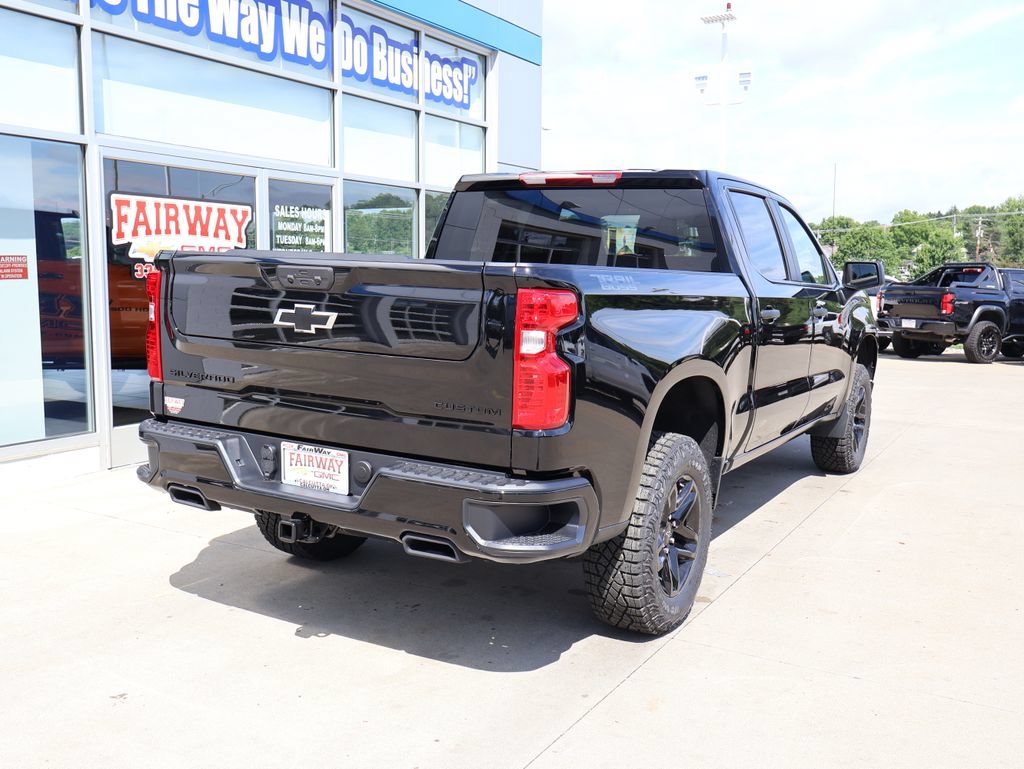 New 2026 Chevrolet Silverado 1500 Custom Trail Boss w/ Midnight Edition AWD/4WD image 3