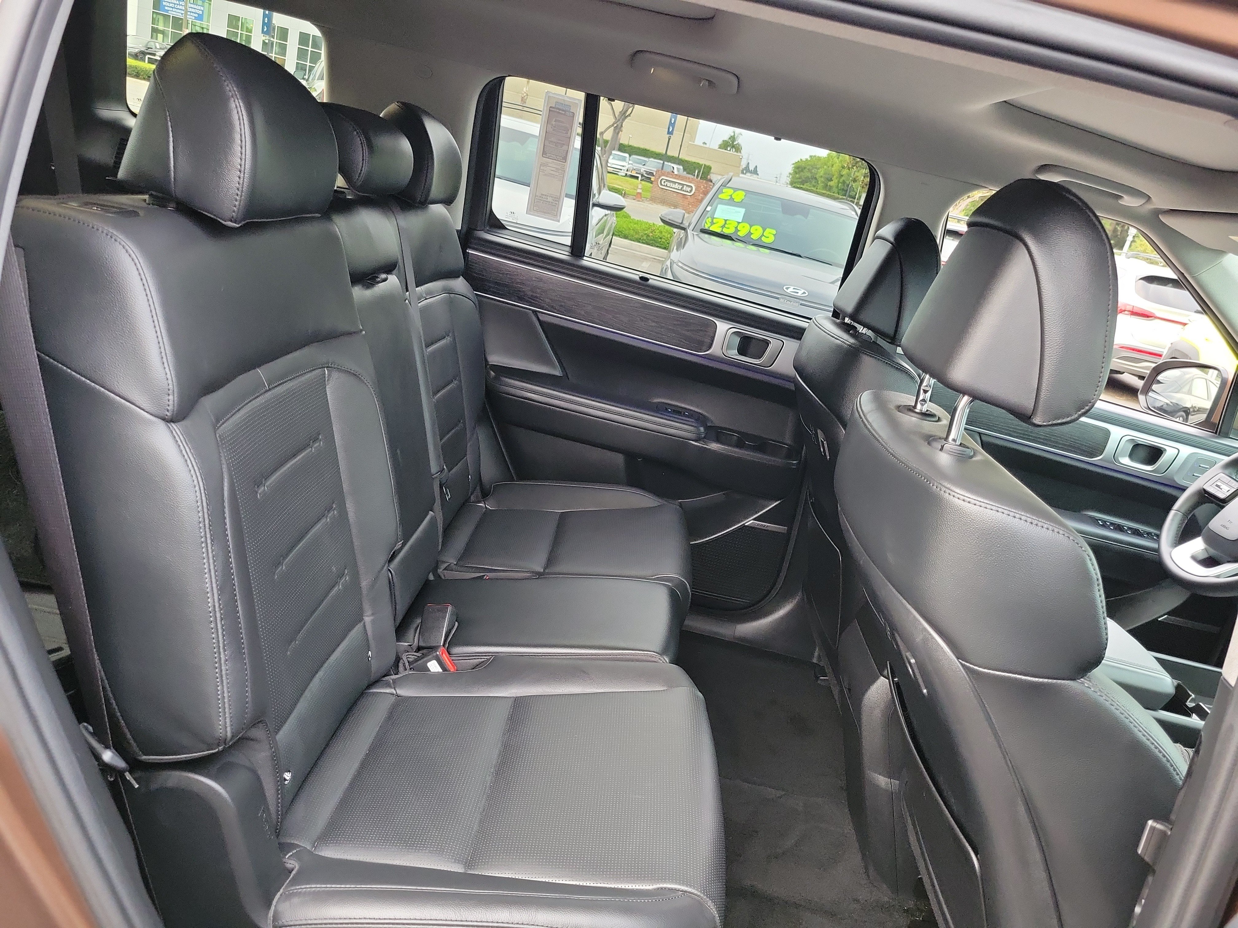 Certified 2025 Hyundai Santa Fe Limited AWD/4WD image 24