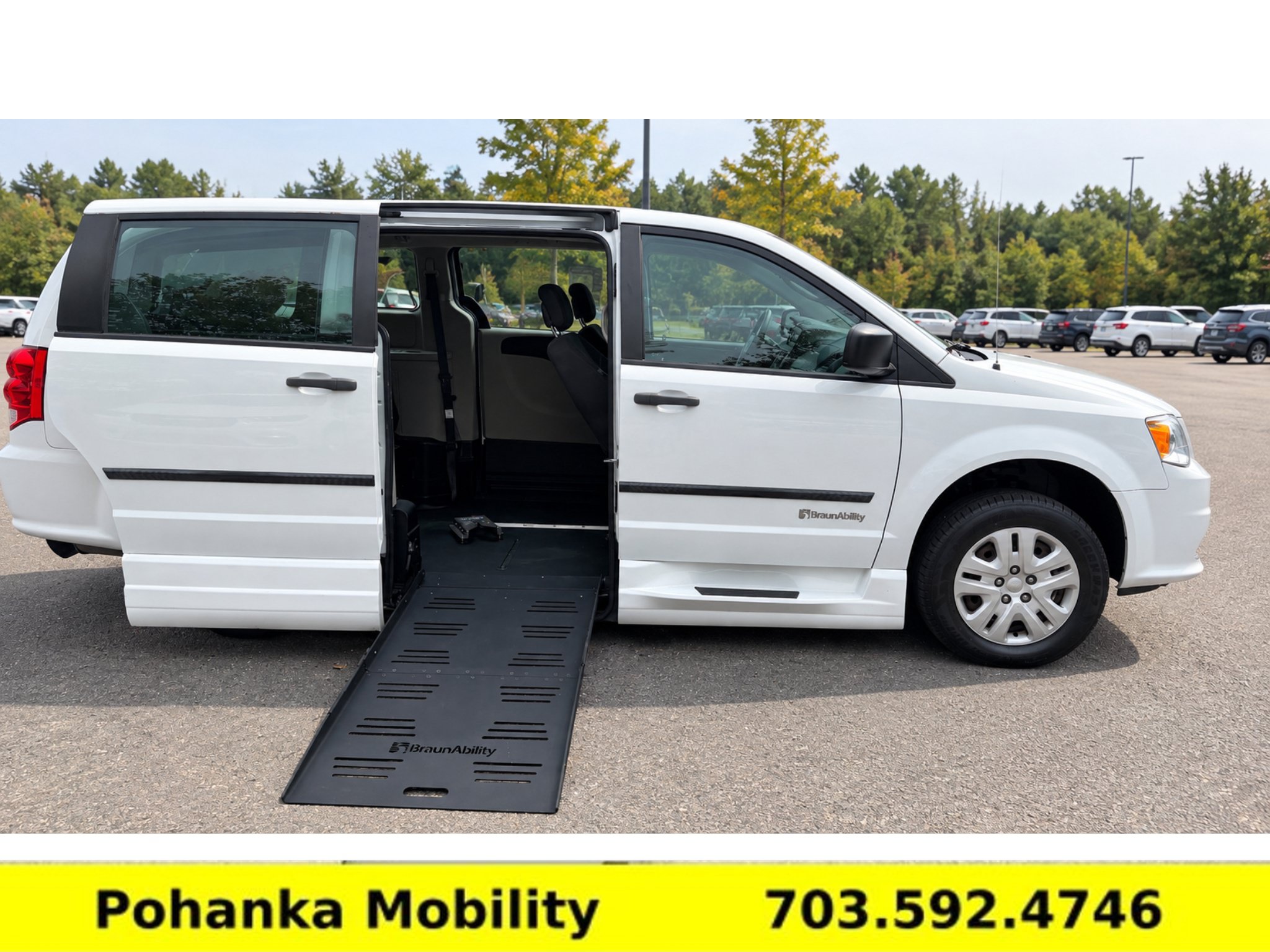 Used 2015 Dodge Grand Caravan American Value Package FWD image 1