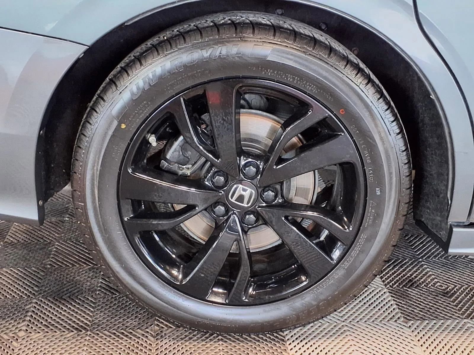 Used 2018 Honda Odyssey Elite image 9