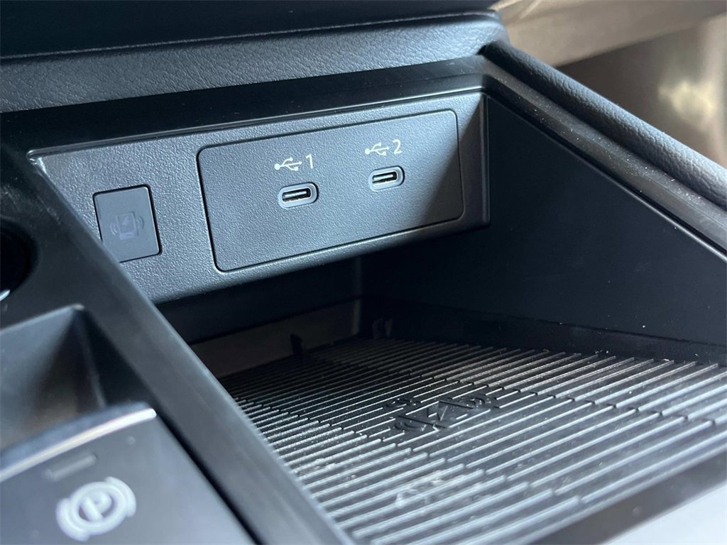 New 2025 Nissan Kicks SR image 30