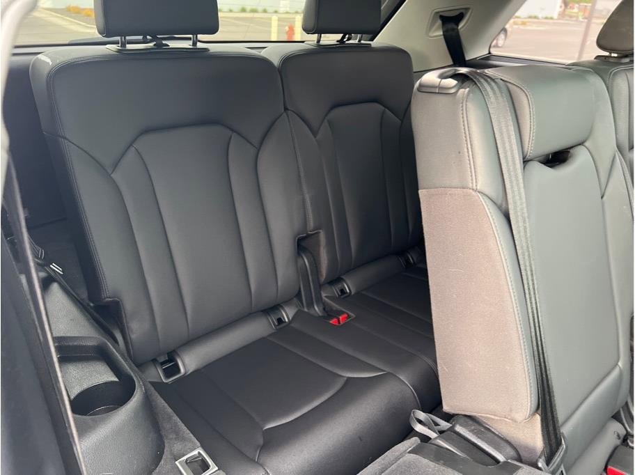 Used 2021 Audi Q7 3.0T Prestige image 29