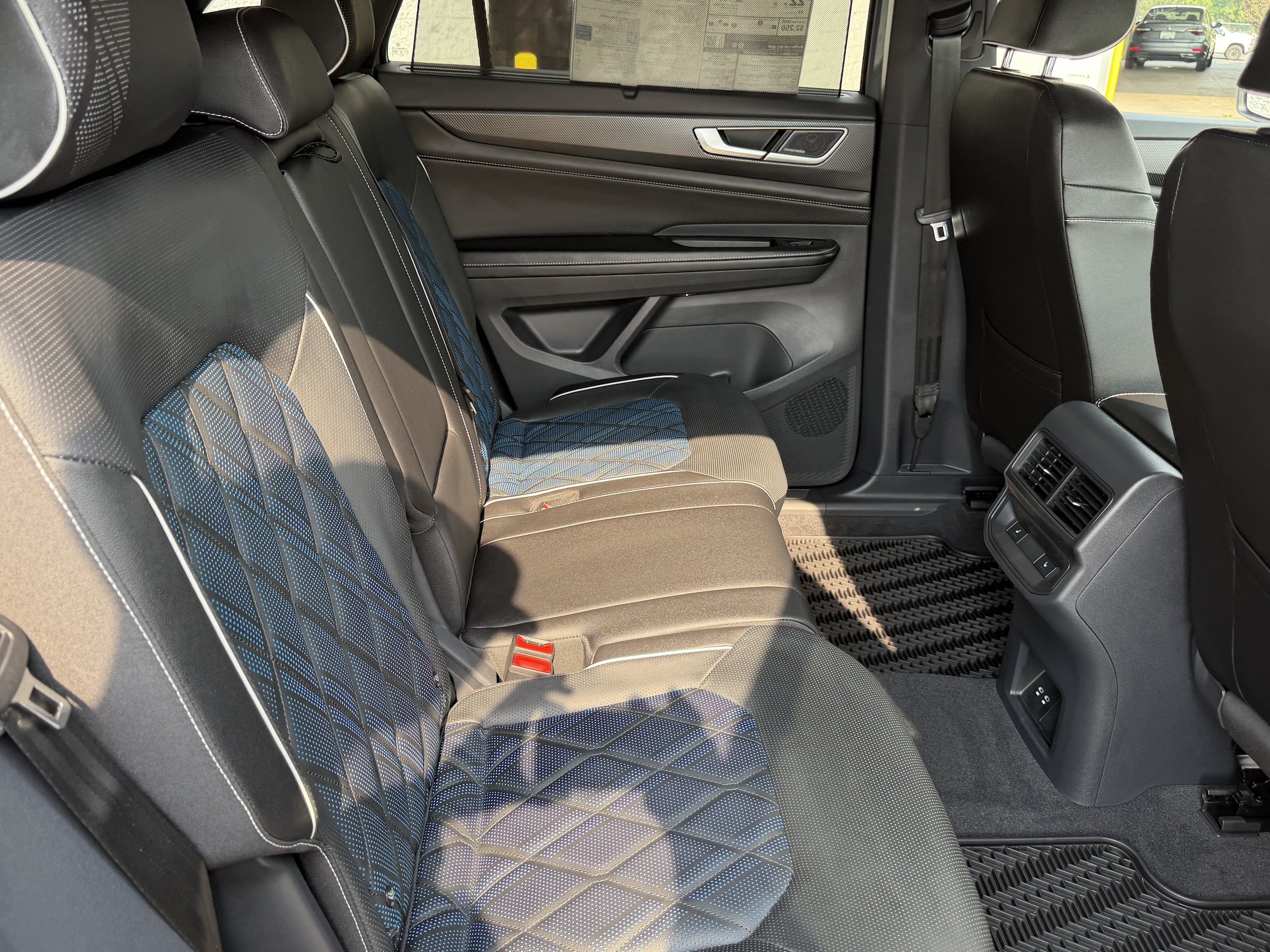 New 2026 Volkswagen Atlas Cross Sport SEL Premium R-Line AWD/4WD image 31