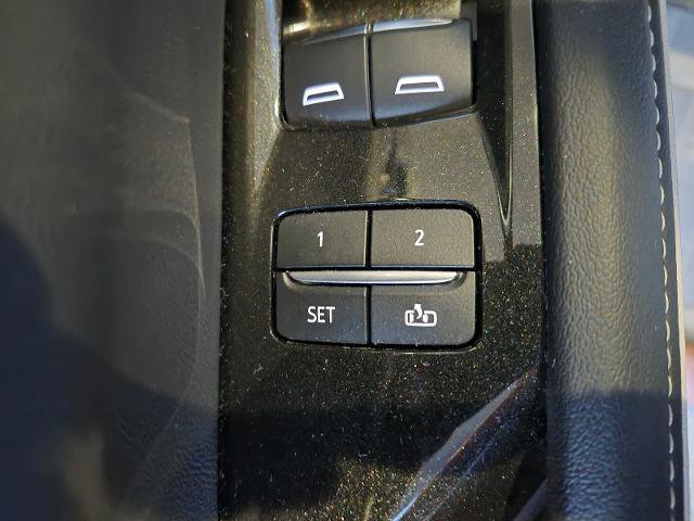 Used 2024 Cadillac Escalade Premium Luxury AWD/4WD image 20