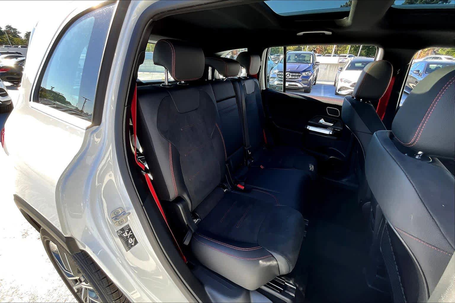 Used 2025 Mercedes-Benz GLB 35 AMG 4MATIC image 20