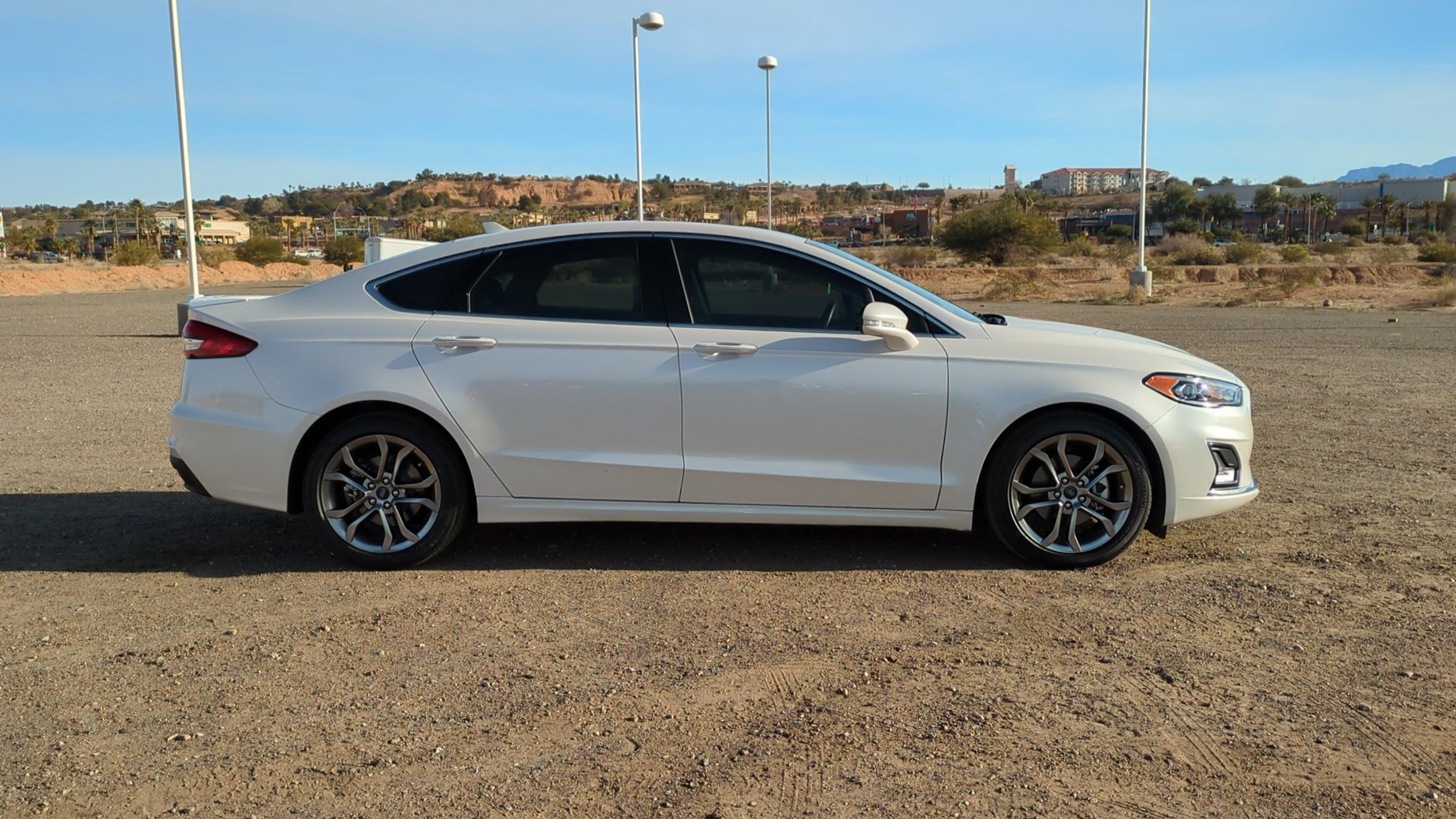 Used 2020 Ford Fusion Titanium image 2