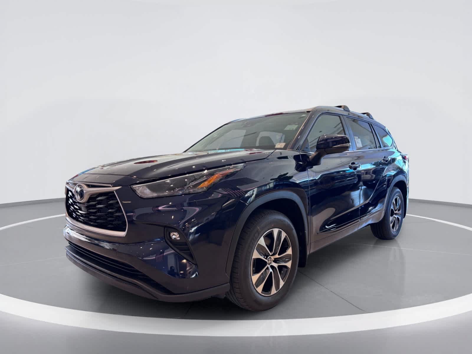 New 2026 Toyota Highlander XLE AWD/4WD image 2