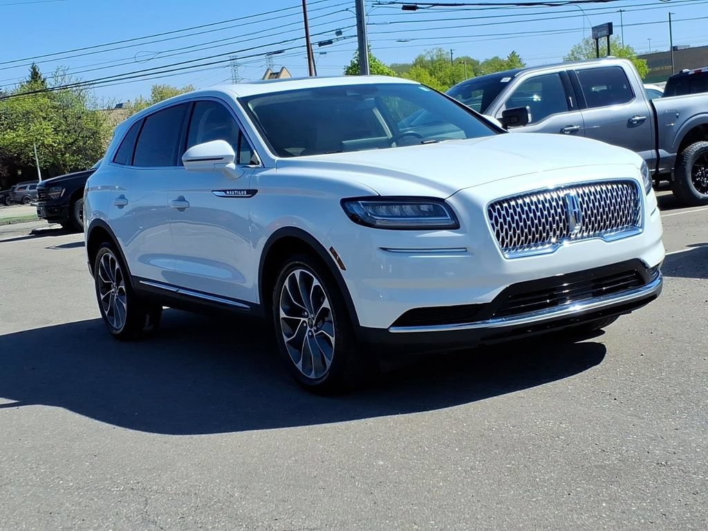 Used 2023 Lincoln Nautilus Reserve AWD/4WD image 7