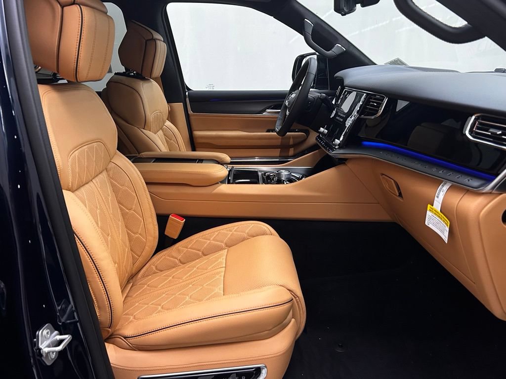 New 2026 Jeep Grand Wagoneer L Summit AWD/4WD image 19