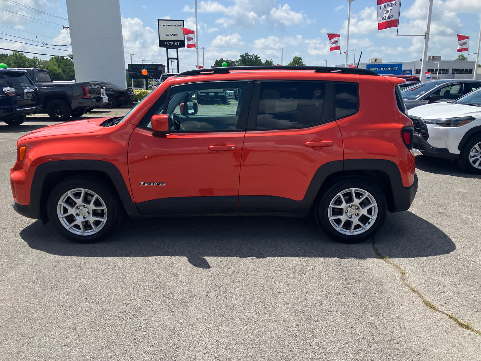 Used 2021 Jeep Renegade Latitude FWD image 4