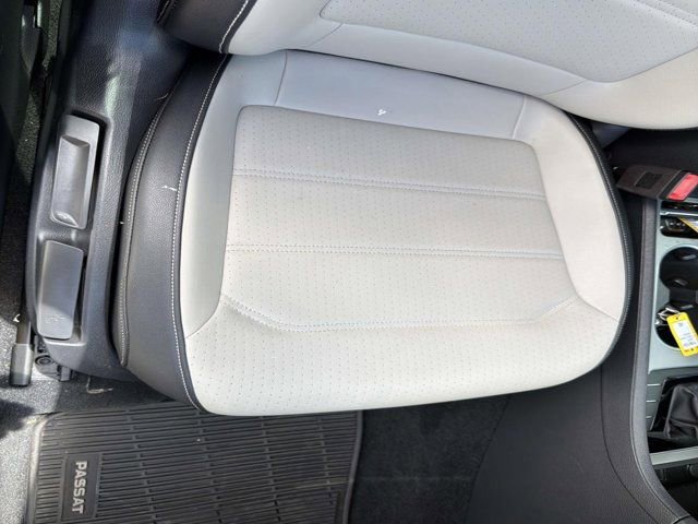 Used 2020 Volkswagen Passat 2.0T R-Line FWD image 16