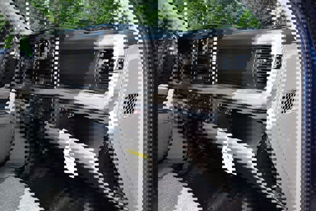 New 2025 Ford F250 XLT w/ F-250 >10K GVWR Package image 21
