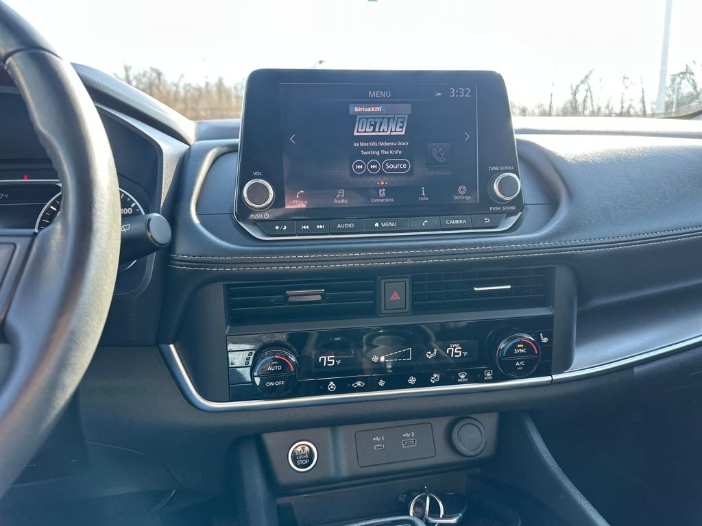 Used 2023 Nissan Rogue SV w/ SV Premium B Package image 15