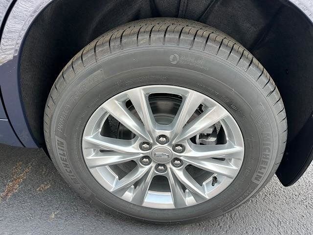 New 2025 Cadillac XT6 Luxury image 25