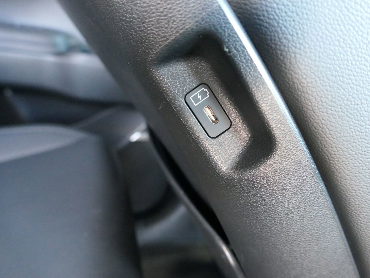 Used 2025 Hyundai Santa Fe Limited image 24