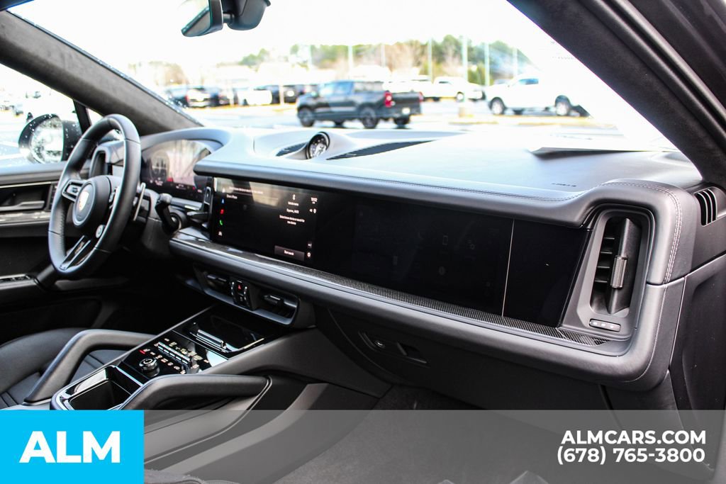 Used 2025 Porsche Cayenne GTS w/ Technology Package image 20