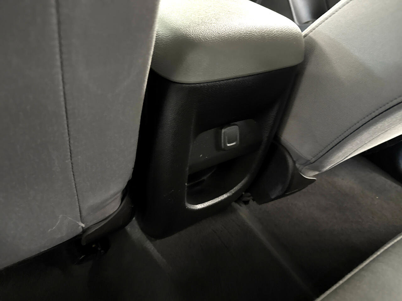 Used 2022 Chevrolet Colorado W/T w/ WT Convenience Package image 30