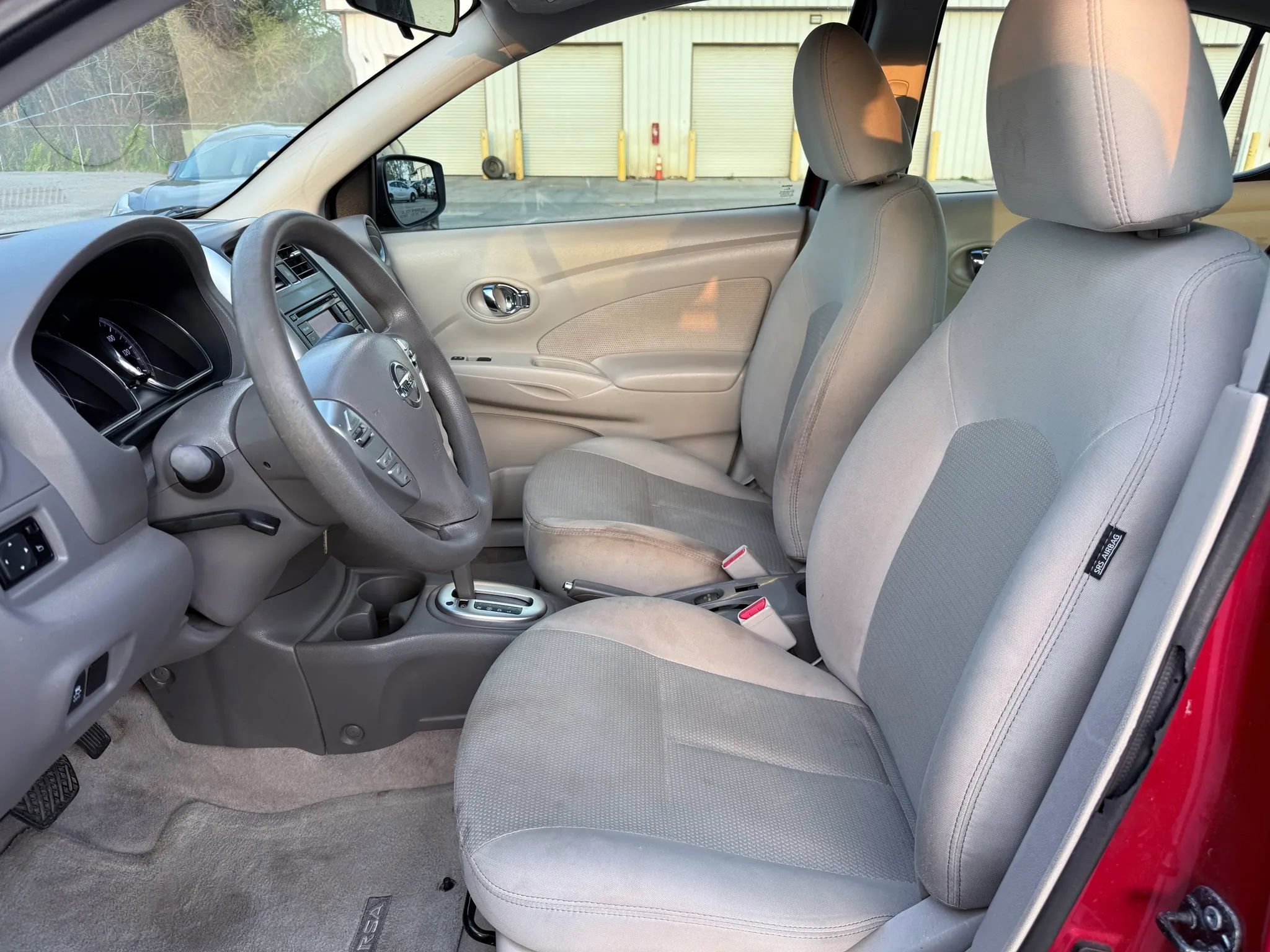 Used 2015 Nissan Versa SV FWD image 2
