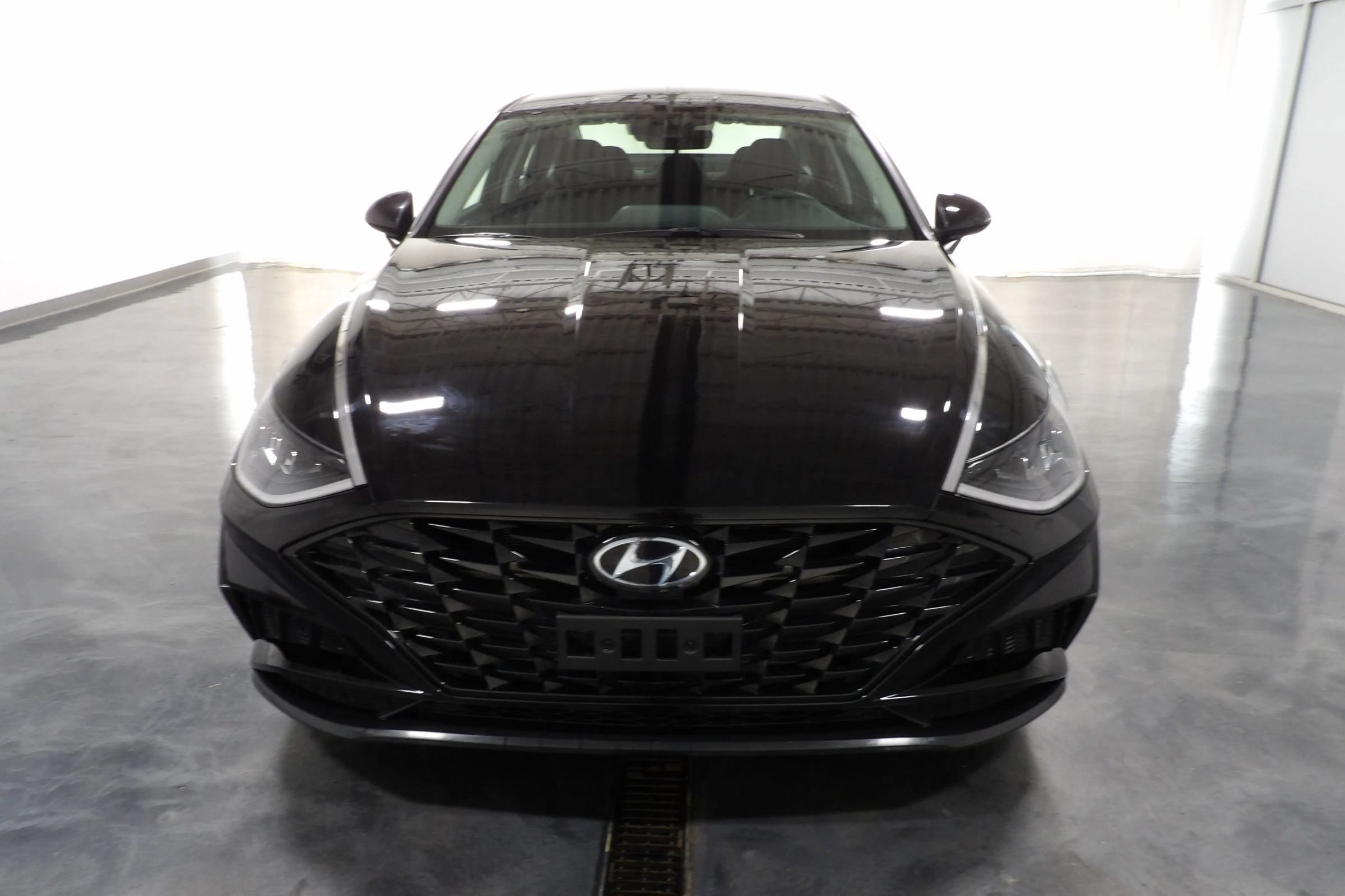 Used 2021 Hyundai Sonata SEL FWD image 2