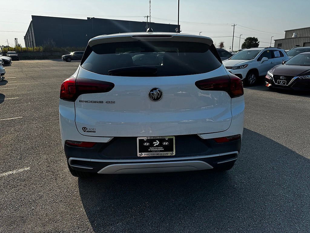 Used 2021 Buick Encore GX Preferred w/ Cold Weather Comfort Package FWD image 5