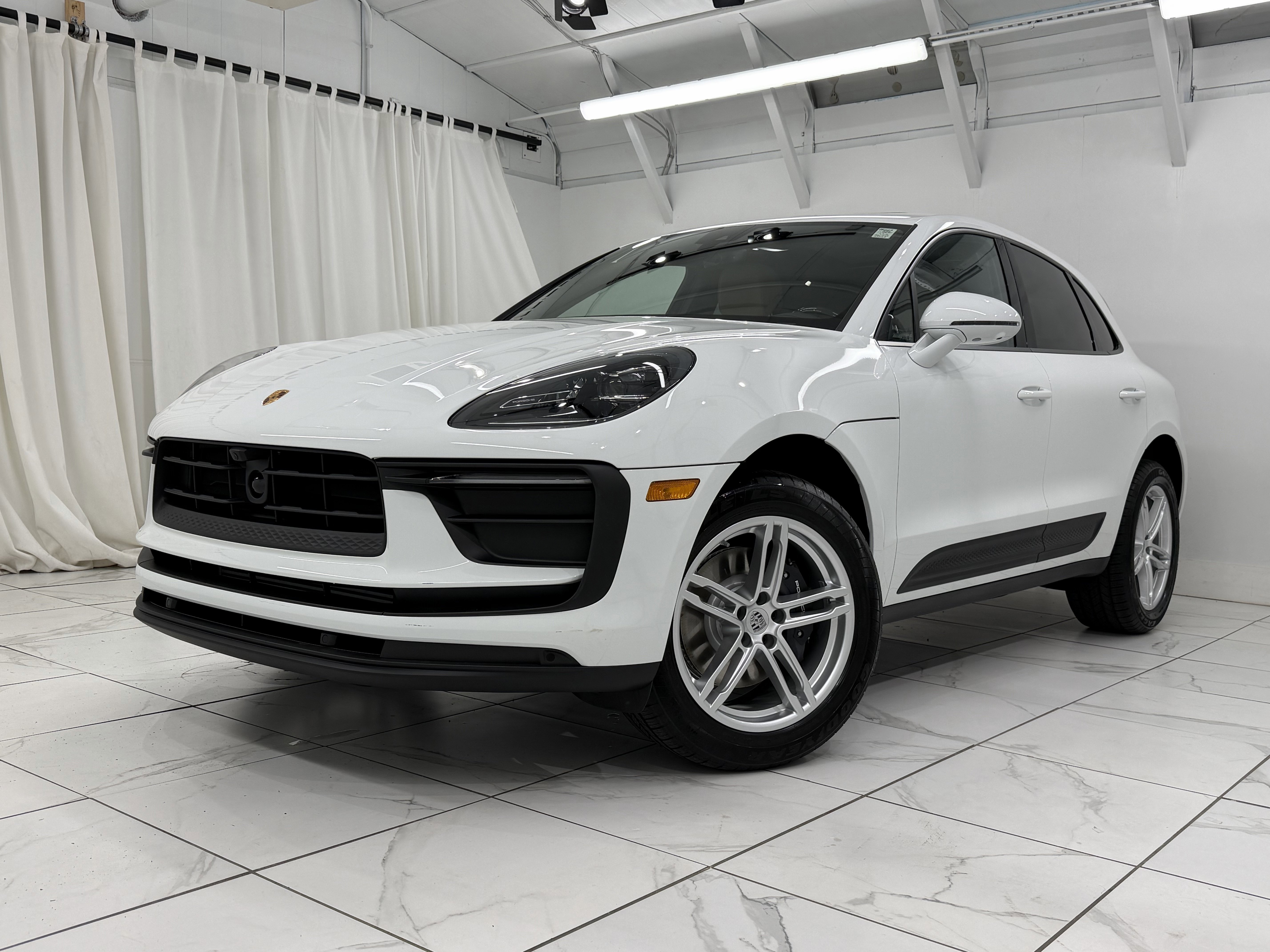 New 2026 Porsche Macan image 7