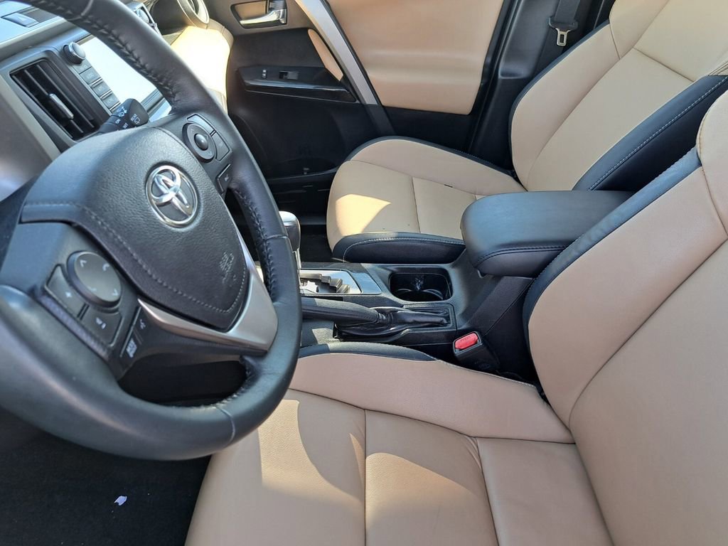 Used 2017 Toyota RAV4 Limited image 18