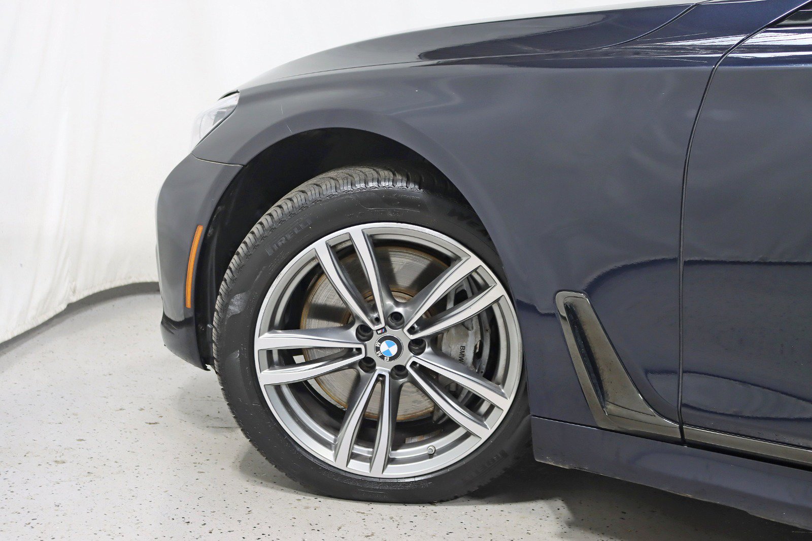 Used 2019 BMW 750i xDrive w/ M Sport Package AWD/4WD image 11