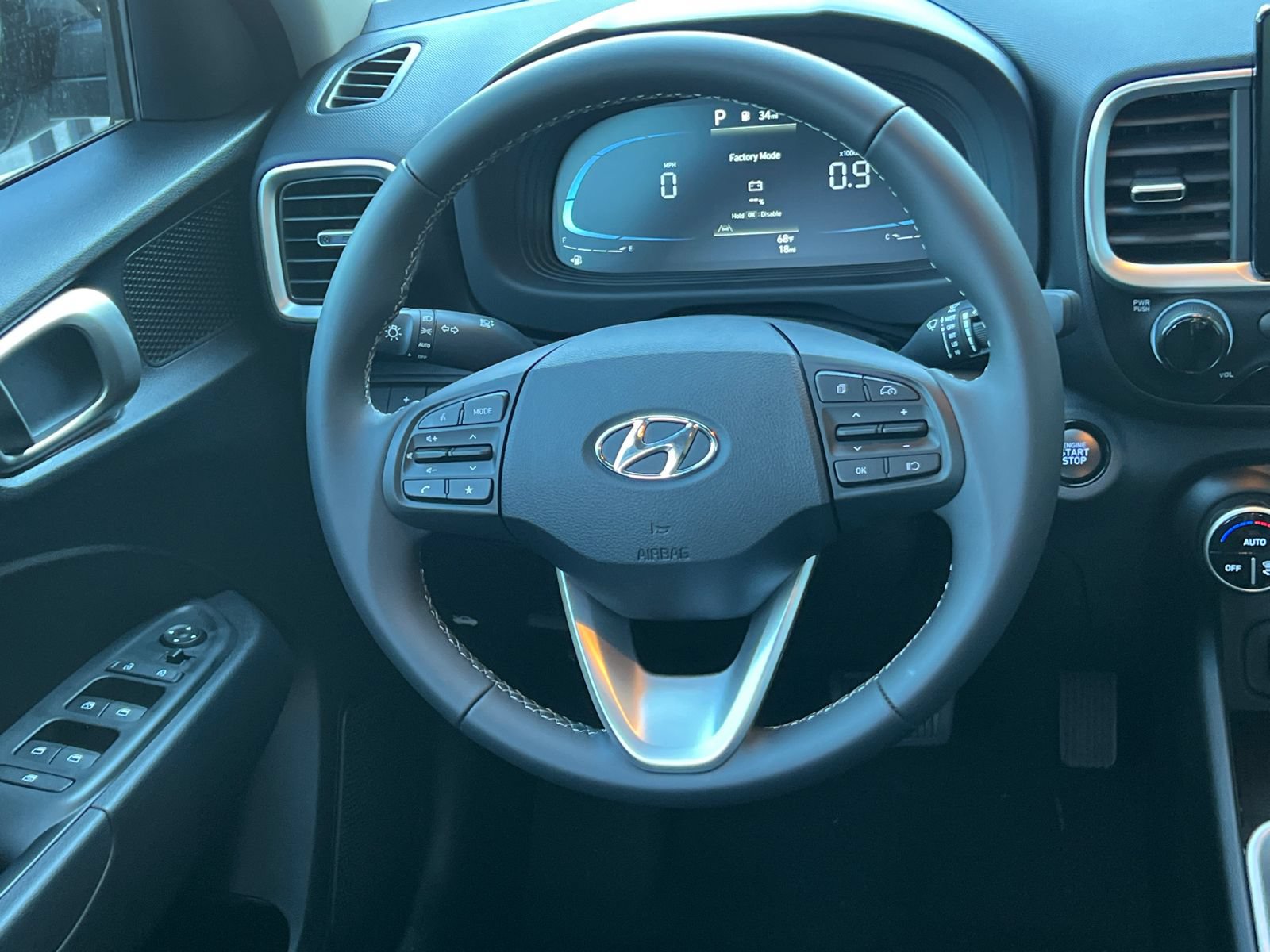 New 2026 Hyundai Venue SEL FWD image 18
